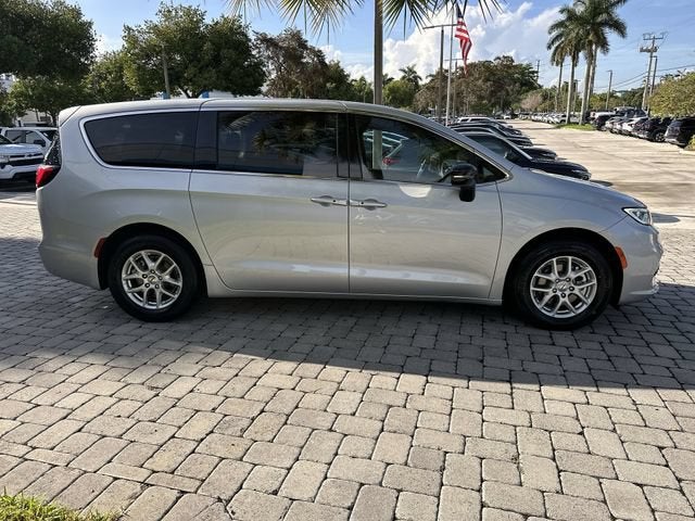 2024 Chrysler Pacifica Touring