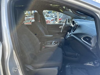 2024 Chrysler Pacifica Touring