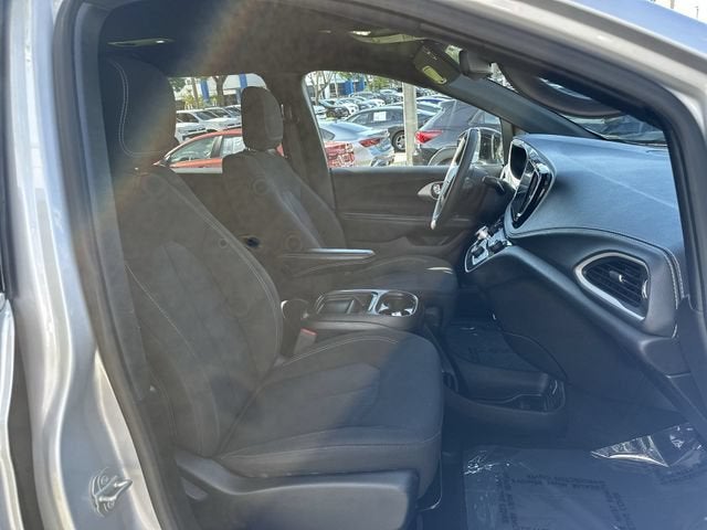 2024 Chrysler Pacifica Touring