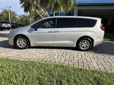2024 Chrysler Pacifica Touring