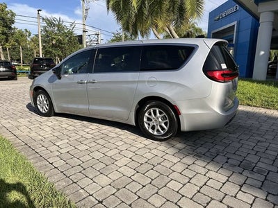2024 Chrysler Pacifica Touring
