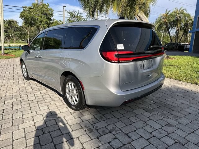 2024 Chrysler Pacifica Touring