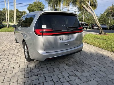 2024 Chrysler Pacifica Touring