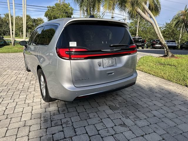 2024 Chrysler Pacifica Touring