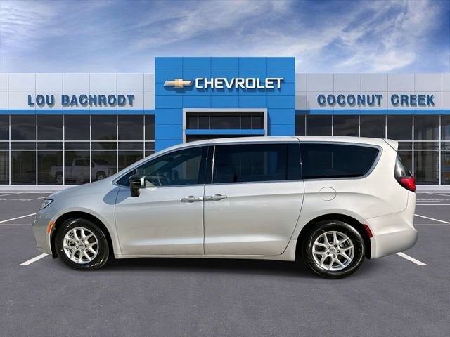 2024 Chrysler Pacifica Touring