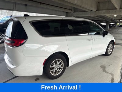 2024 Chrysler Pacifica Touring