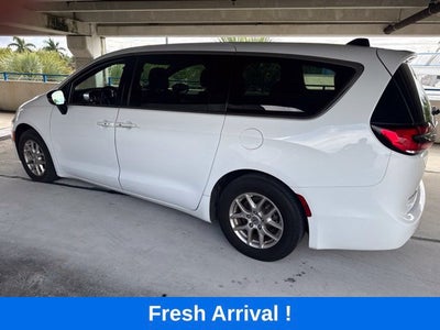 2024 Chrysler Pacifica Touring
