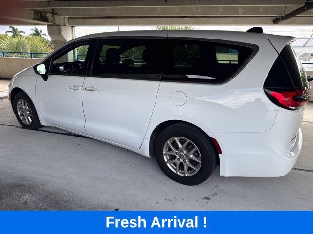 2024 Chrysler Pacifica Touring
