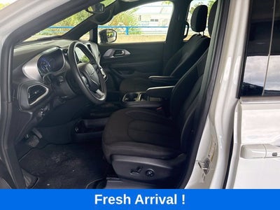2024 Chrysler Pacifica Touring