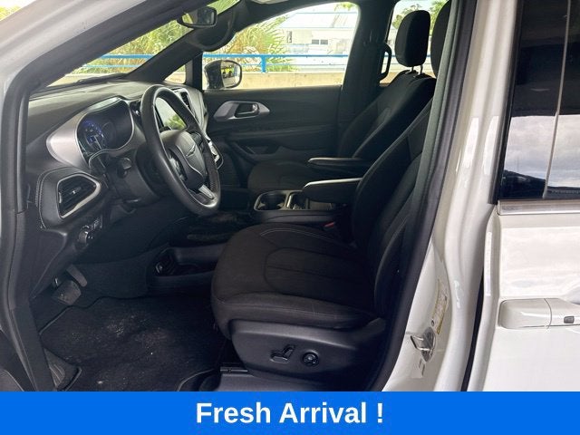 2024 Chrysler Pacifica Touring