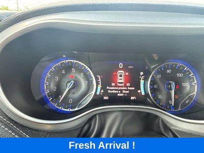 2024 Chrysler Pacifica Touring