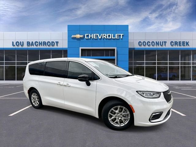2024 Chrysler Pacifica Touring