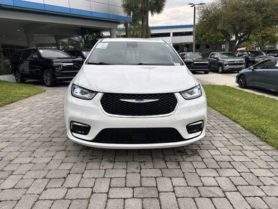 2024 Chrysler Pacifica Touring