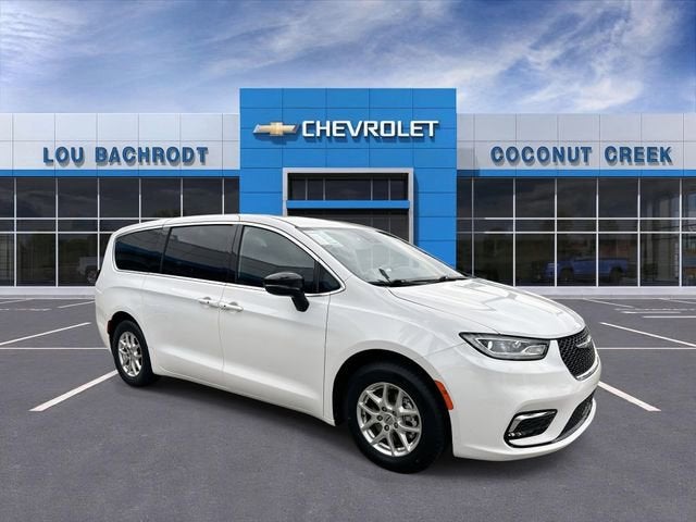 2024 Chrysler Pacifica Touring