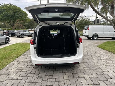 2024 Chrysler Pacifica Touring