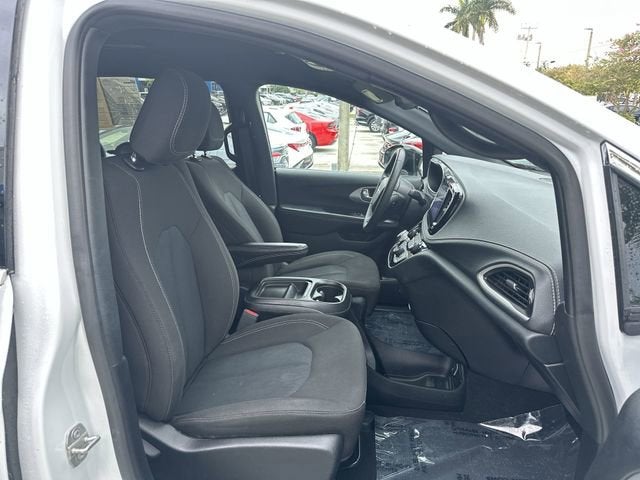 2024 Chrysler Pacifica Touring