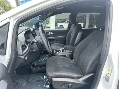 2024 Chrysler Pacifica Touring