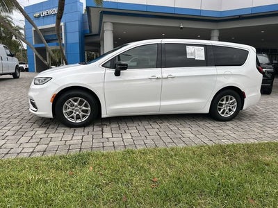 2024 Chrysler Pacifica Touring