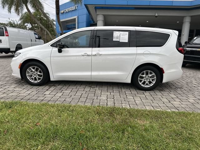 2024 Chrysler Pacifica Touring