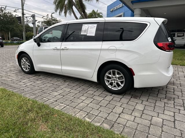 2024 Chrysler Pacifica Touring