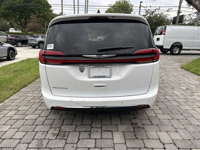 2024 Chrysler Pacifica Touring