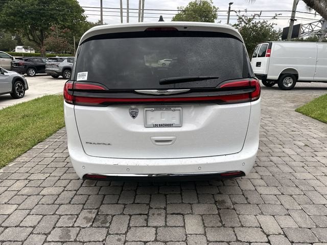 2024 Chrysler Pacifica Touring