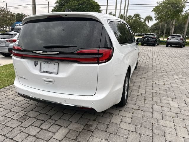 2024 Chrysler Pacifica Touring