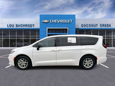 2024 Chrysler Pacifica Touring