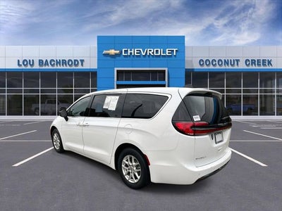 2024 Chrysler Pacifica Touring