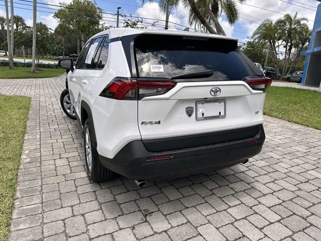 2024 Toyota RAV4 LE