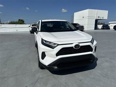 2025 Toyota RAV4 LE