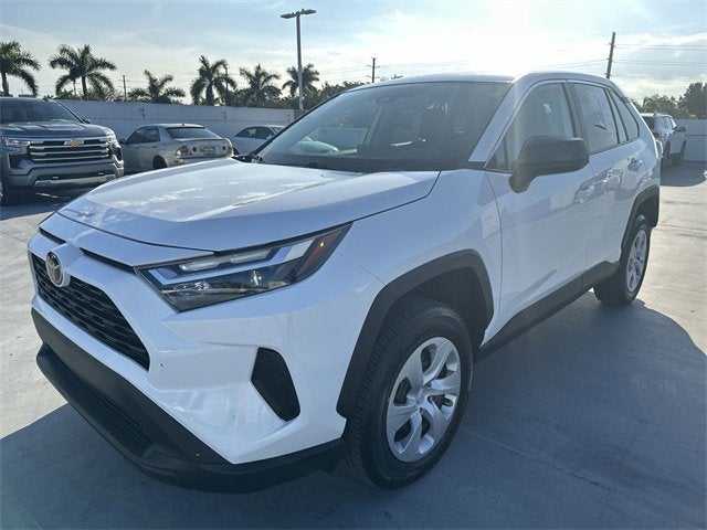 2025 Toyota RAV4 LE