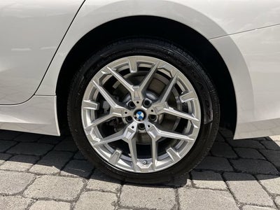 2025 BMW 3 Series 330i