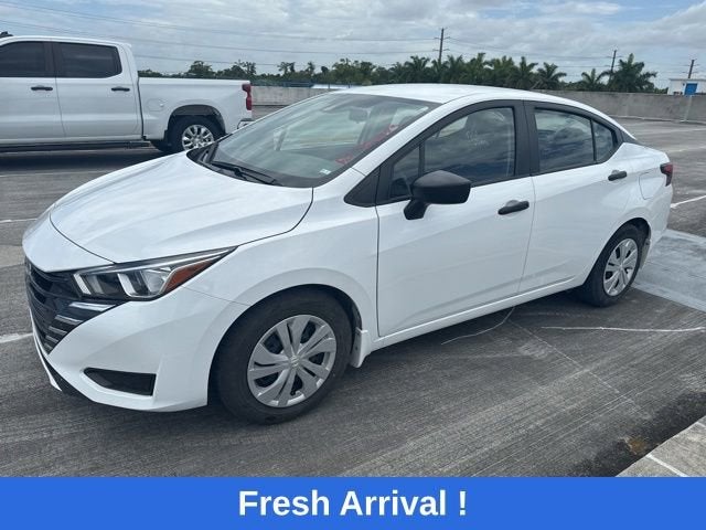 2024 Nissan Versa 1.6 S CVT's photo