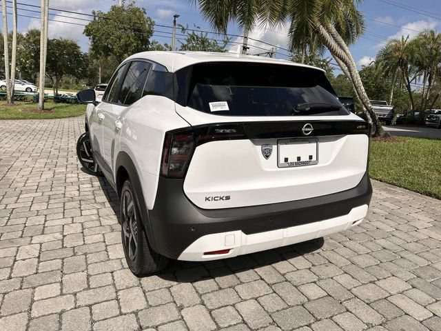 2025 Nissan Kicks SV