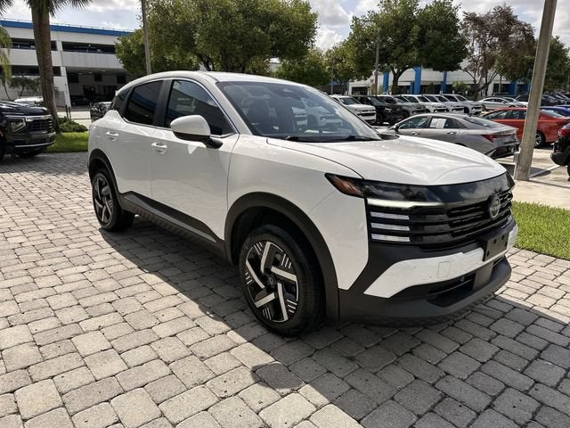 2025 Nissan Kicks SV