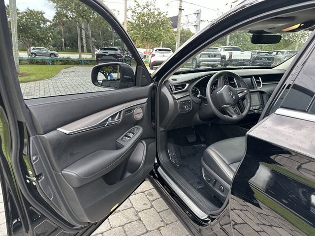 2023 INFINITI QX50 LUXE