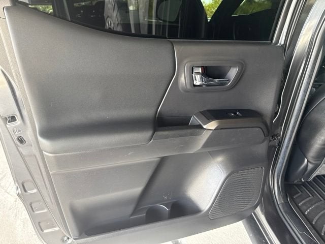 2022 Toyota Tacoma 2WD SR5