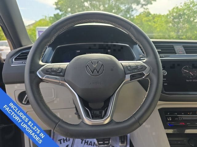 2023 Volkswagen Tiguan SE R-Line Black