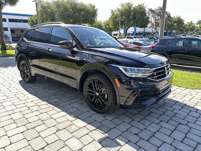 2022 Volkswagen Tiguan SE R-Line Black
