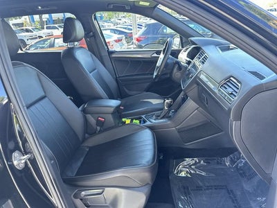 2022 Volkswagen Tiguan SE R-Line Black
