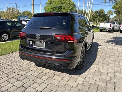 2022 Volkswagen Tiguan SE R-Line Black