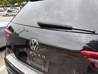 2022 Volkswagen Tiguan SE R-Line Black