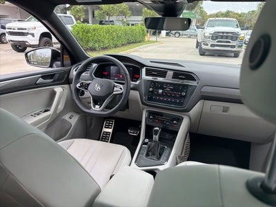 2022 Volkswagen Tiguan SE R-Line Black