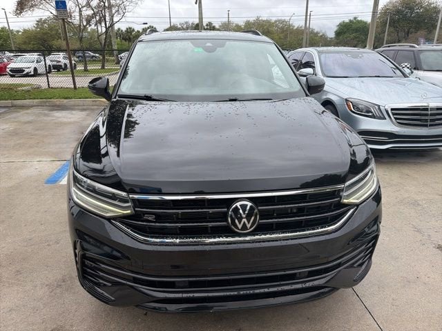 2022 Volkswagen Tiguan SE R-Line Black