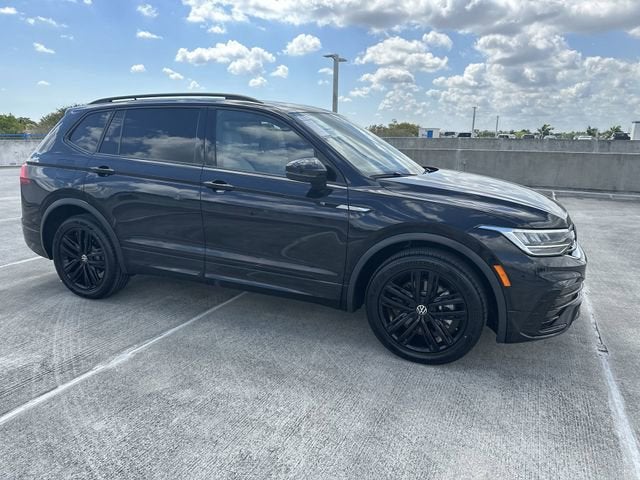 2022 Volkswagen Tiguan SE R-Line Black