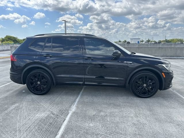 2022 Volkswagen Tiguan SE R-Line Black