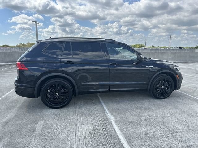 2022 Volkswagen Tiguan SE R-Line Black