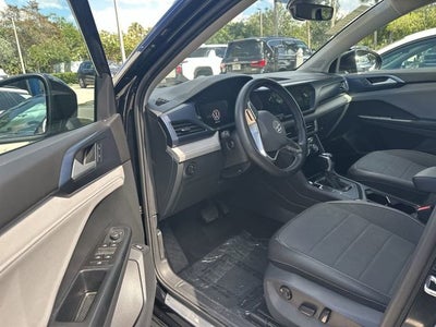 2024 Volkswagen Taos SE
