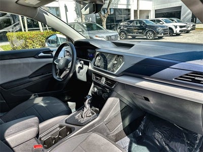 2024 Volkswagen Taos SE